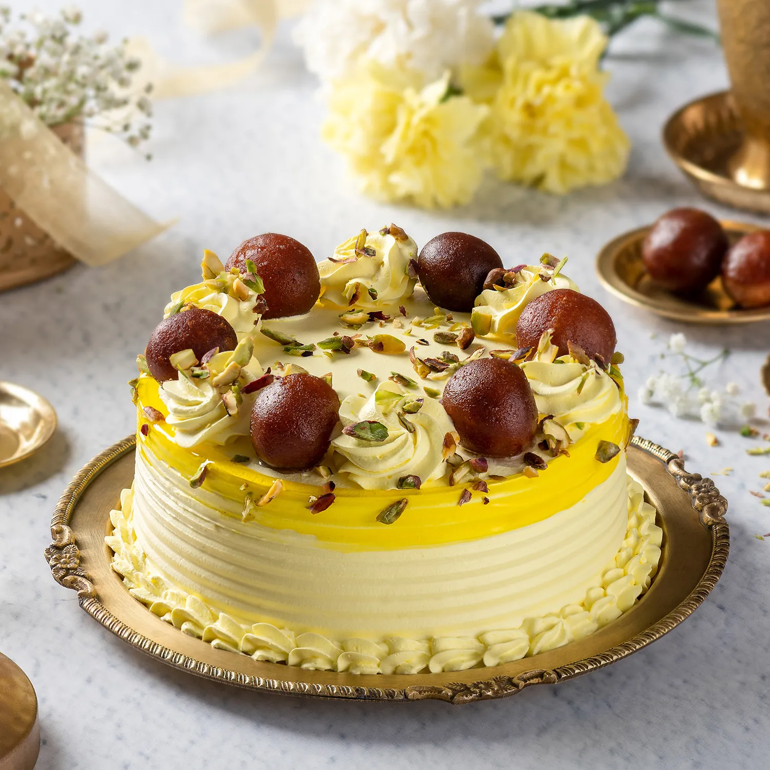Vanilla Cake With Gulab Jamun Half Kg Eggles Mera Cake 